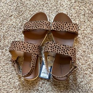 Universal Thread Cheetah Print Sandals